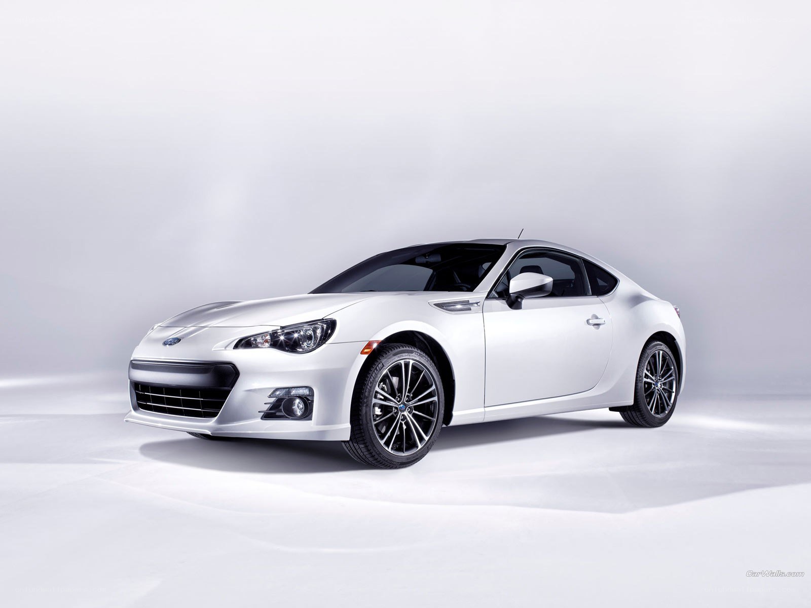 white subaru brz coupe