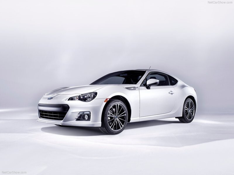 white subaru brz sports car