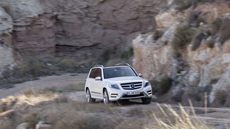 White Suv on Dirt Road — Dynamic, Afternoon