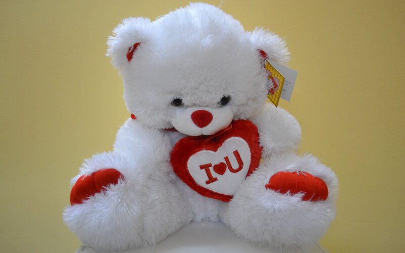 White Teddy Bear — Calm, Photograph, Heart, Tag