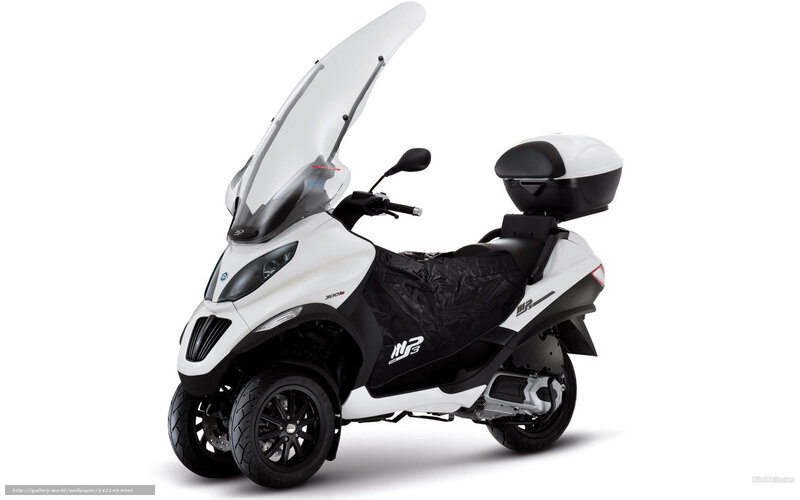 White Three-wheeled Scooter — Neutral