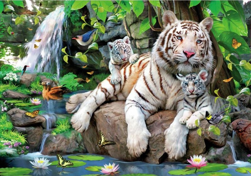 White Tiger Family — Green