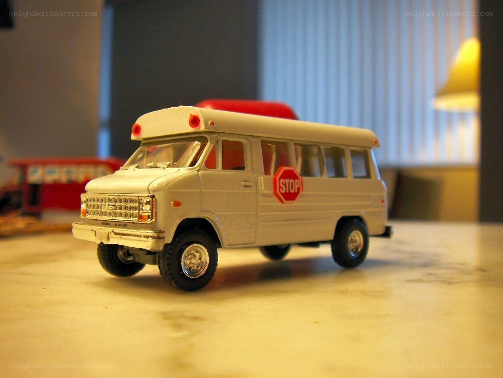 white toy school bus