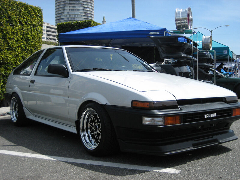 white toyota ae86 at car show
