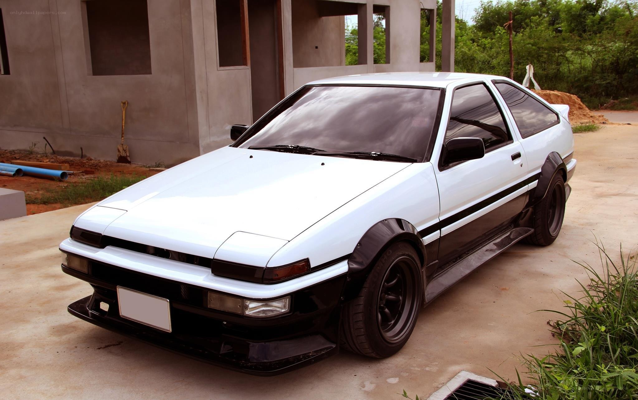white toyota ae86 car