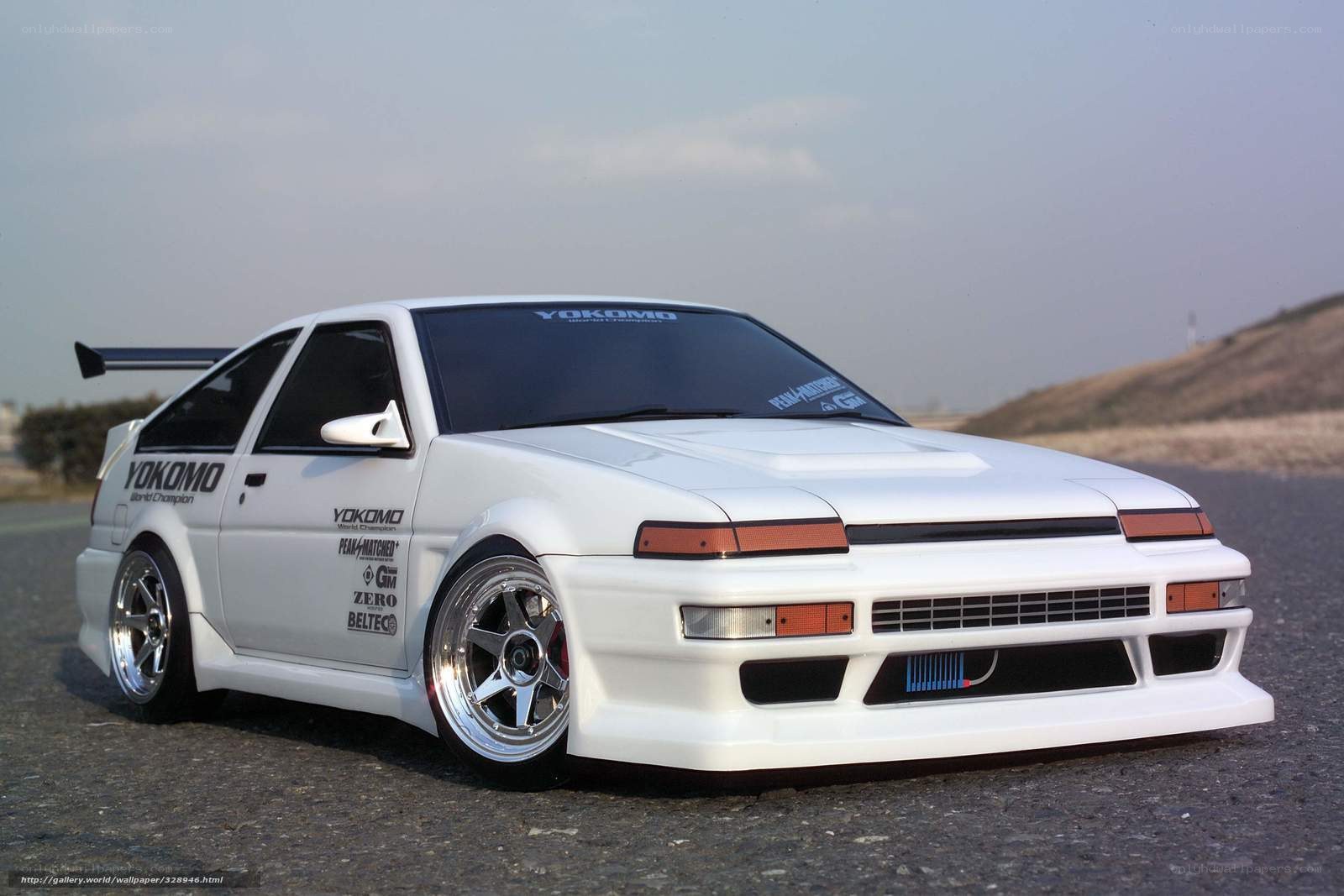white toyota ae86 race car