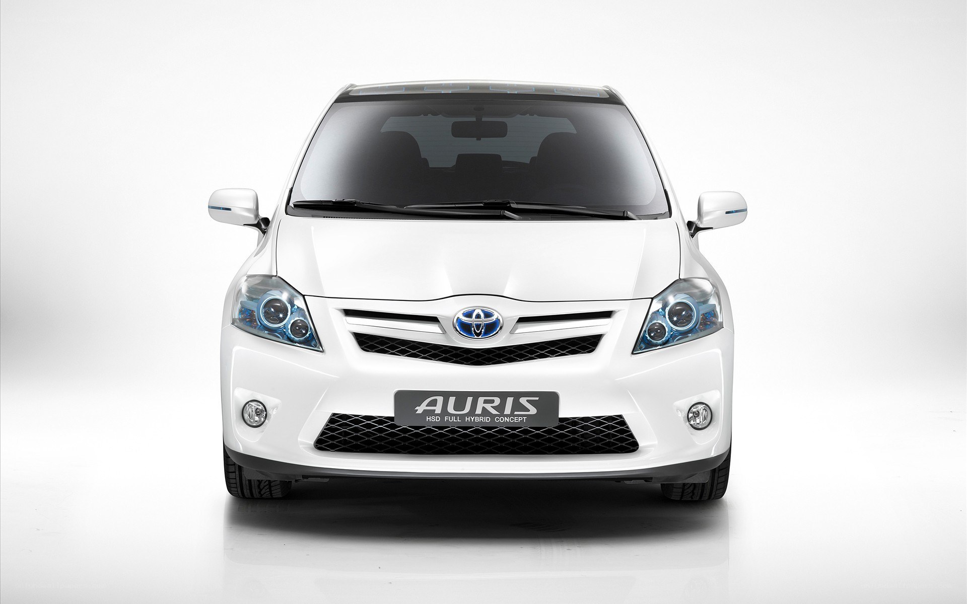 White Toyota Auris HSD Concept