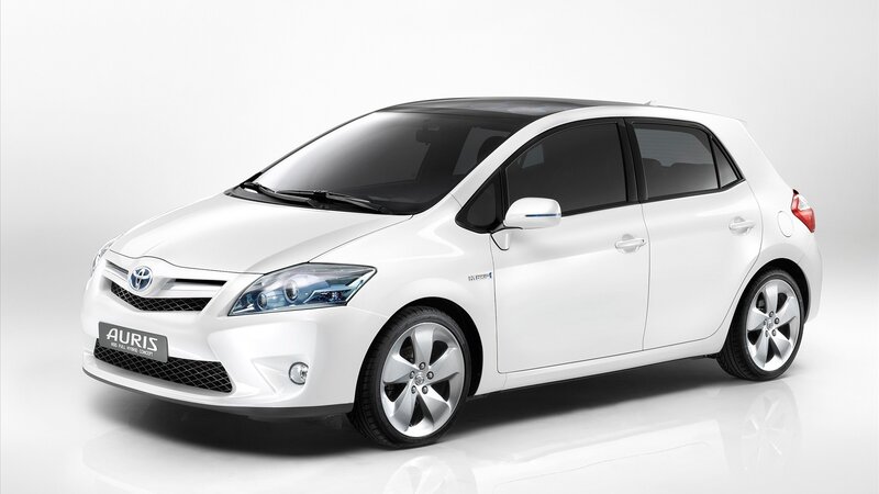 White Toyota Auris Hybrid Concept