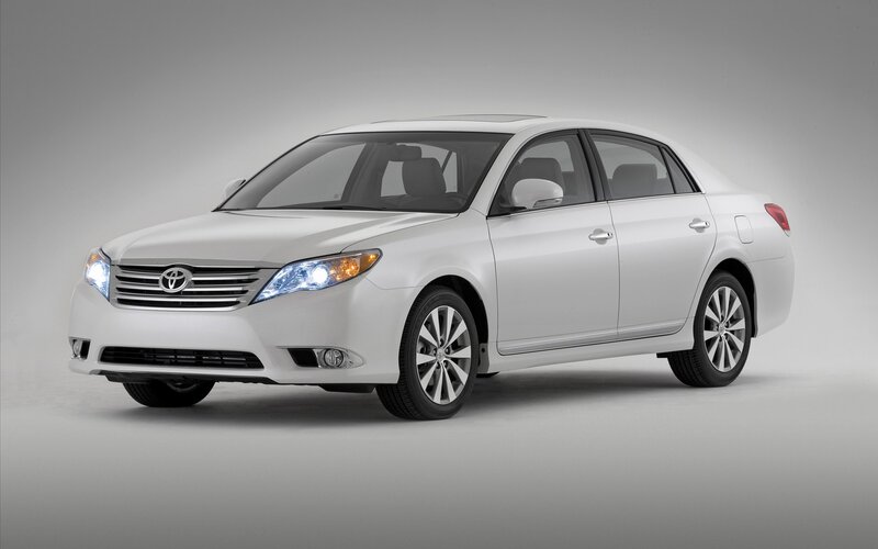 white toyota avalon sedan