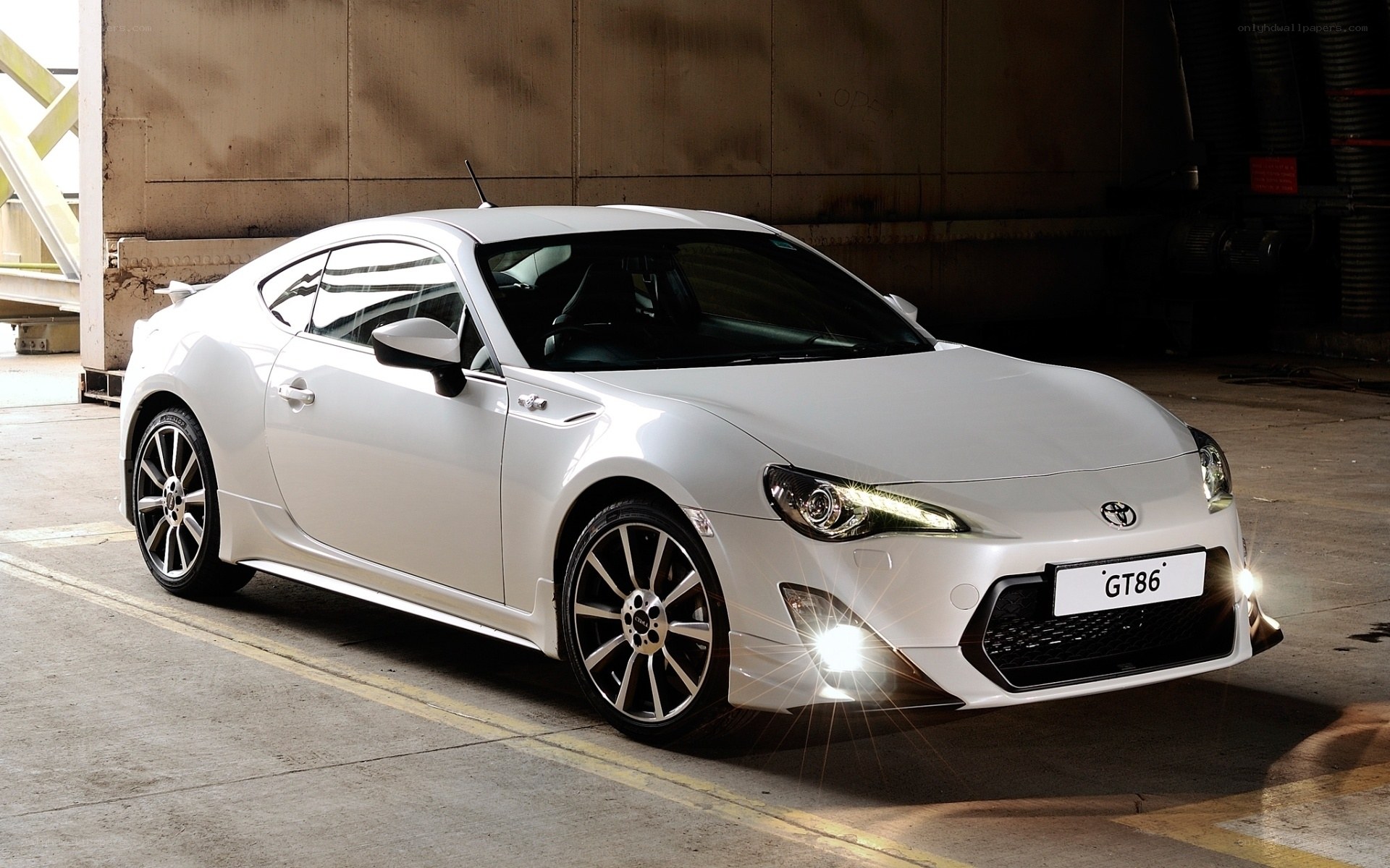 White Toyota GT86 sports car