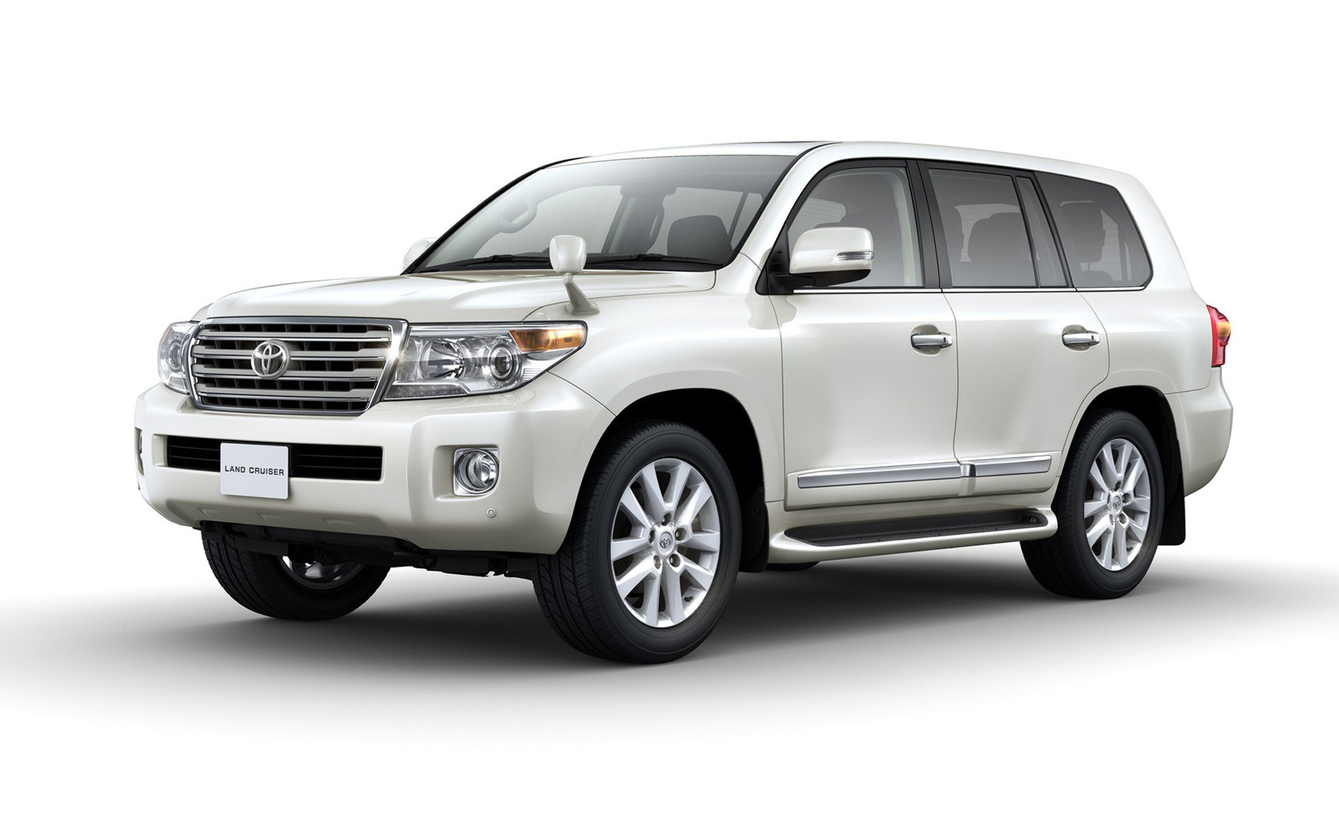 White Toyota Land Cruiser