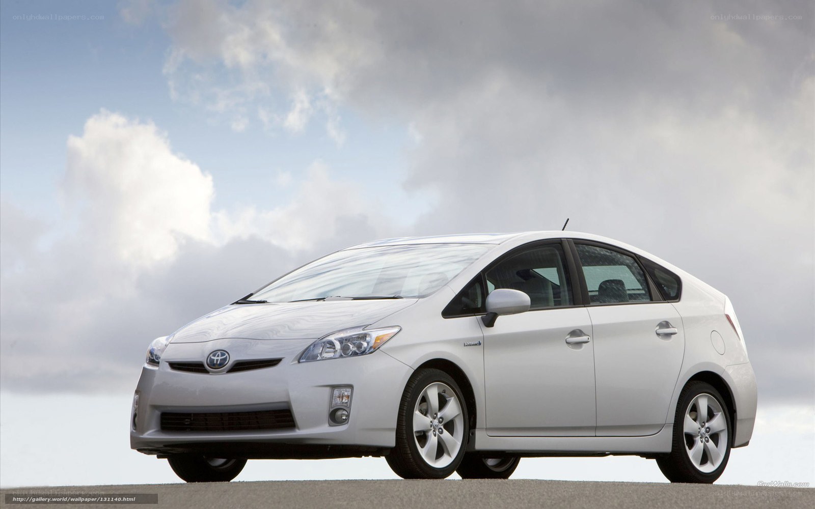 White Toyota Prius car