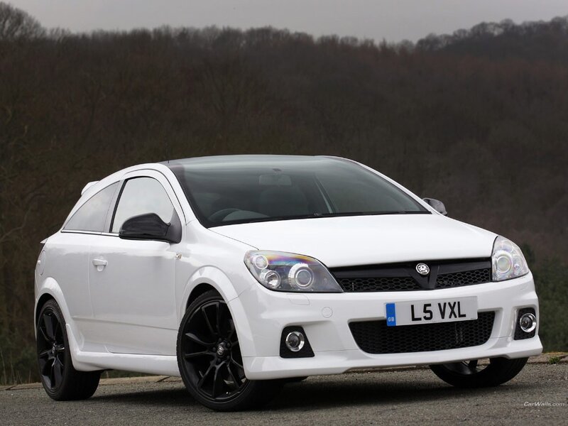 white vauxhall astra gtc