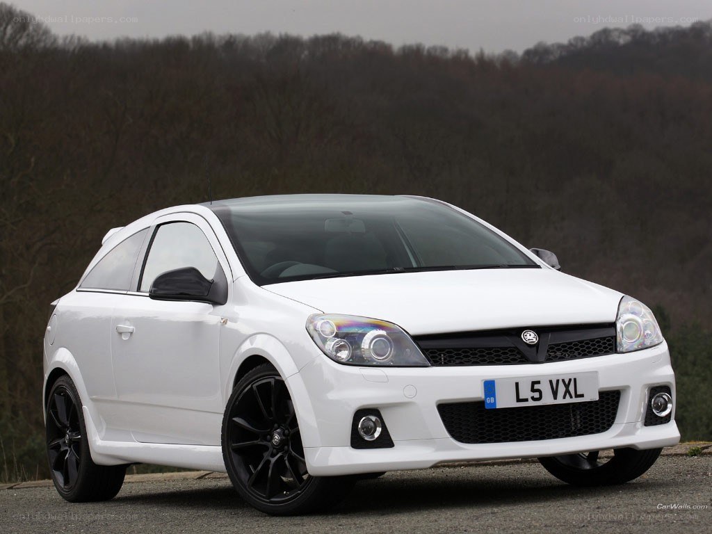 white vauxhall astra gtc