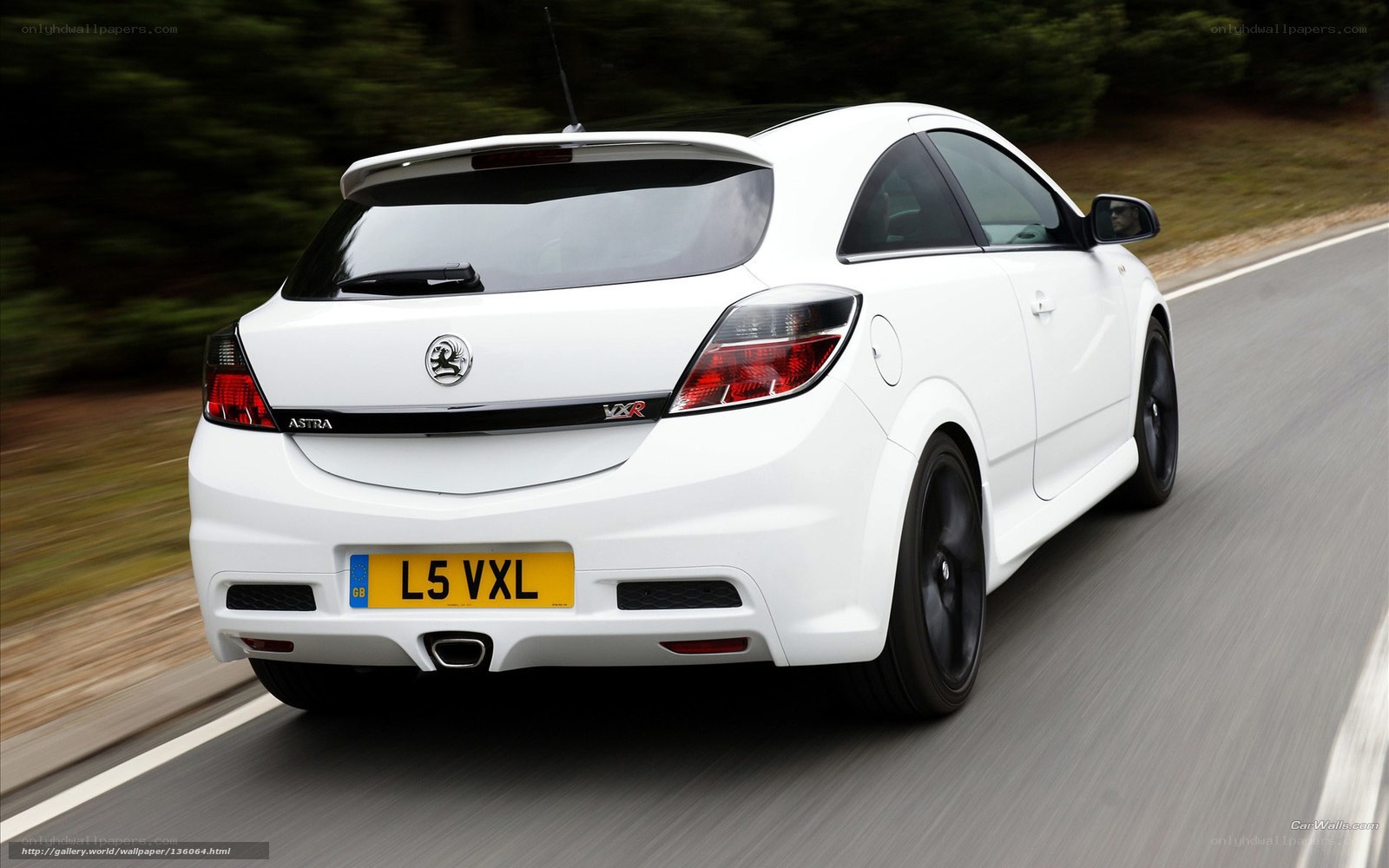 white vauxhall astra vxr in motion