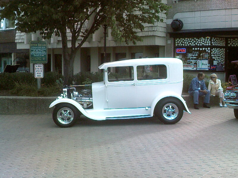 White Vintage Car — Calm, Afternoon