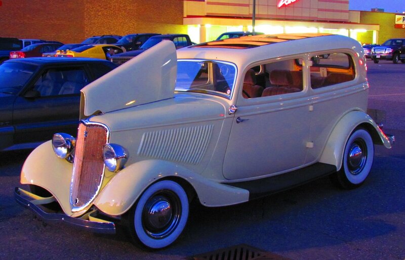 White Vintage Car — Dramatic, Night