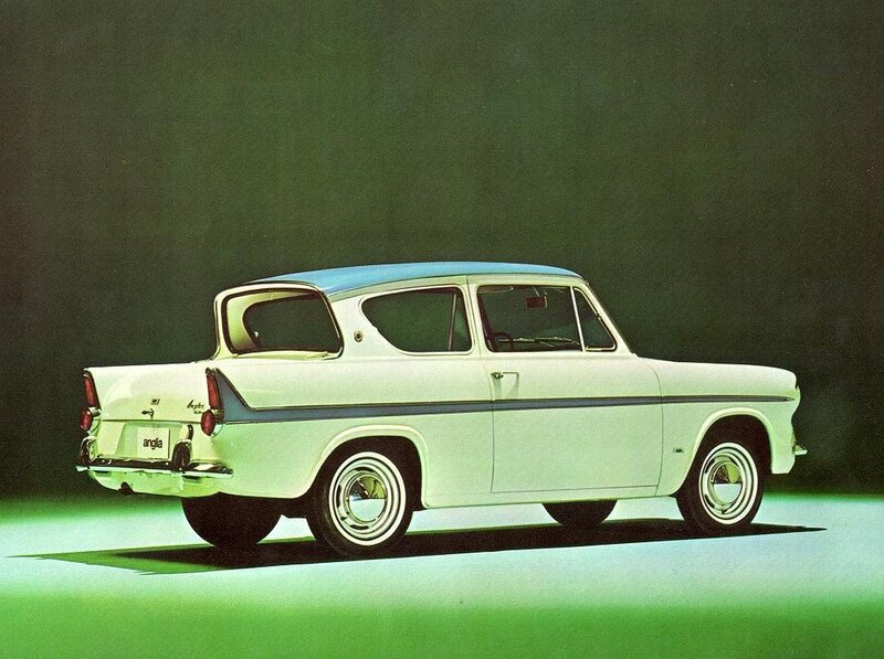 White Vintage Car — Dramatic, Photograph
