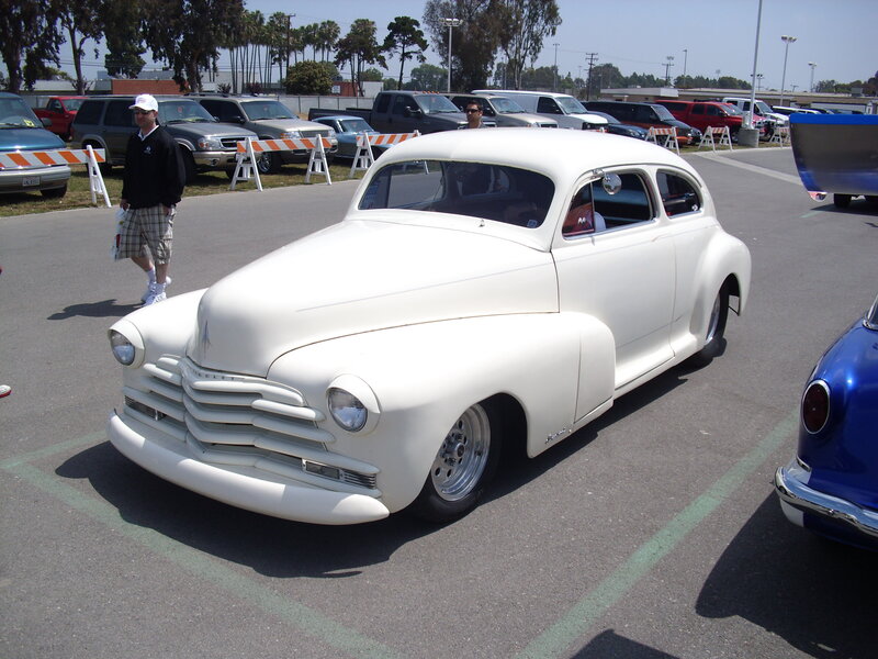 White Vintage Car — Outdoor