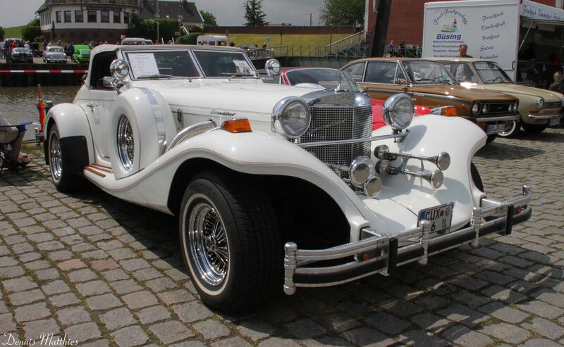 White Vintage Convertible — Outdoor