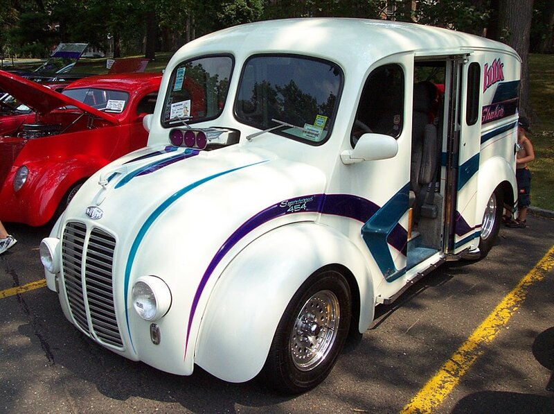 white vintage ice cream truck