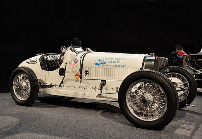 White Vintage Race Car — Dramatic, Photograph