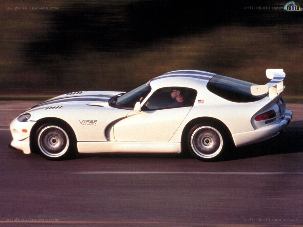 White Viper GTS-R in motion