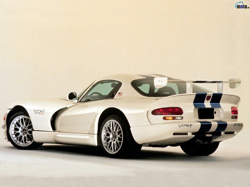 white viper gtsr sports car