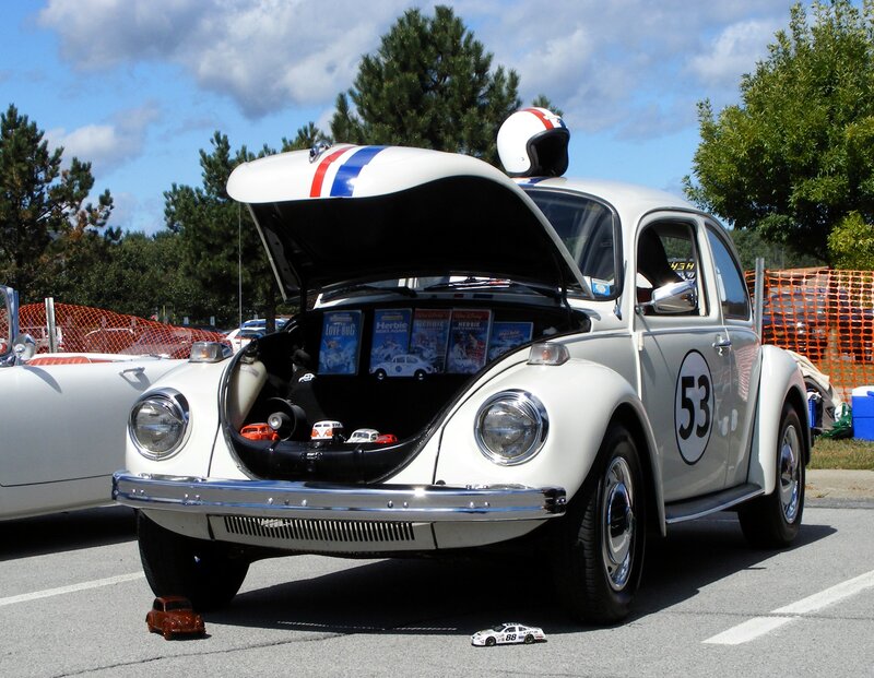 White Volkswagen Beetle — Outdoor