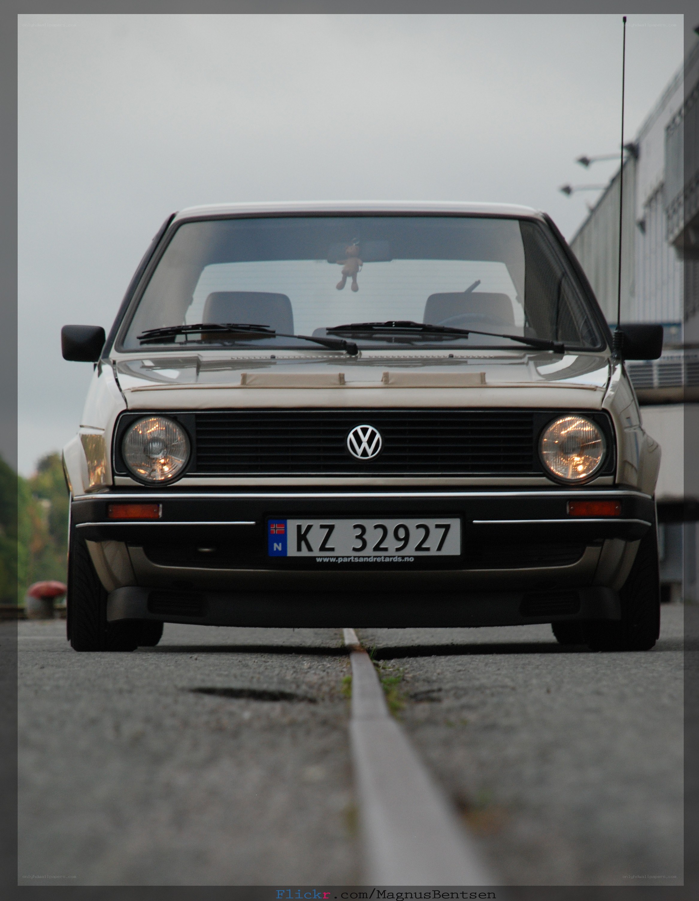 white volkswagen golf