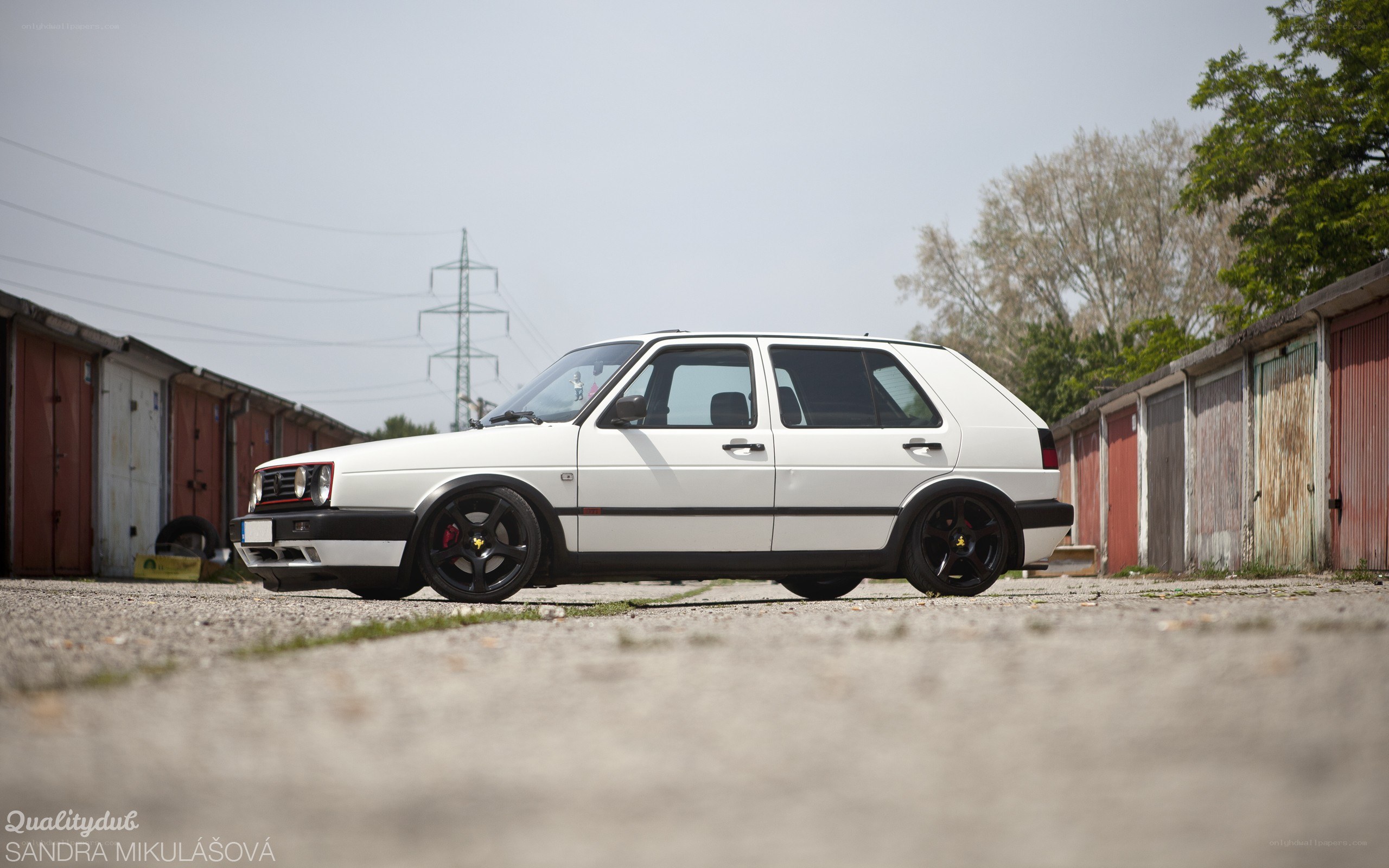 white volkswagen golf mk2