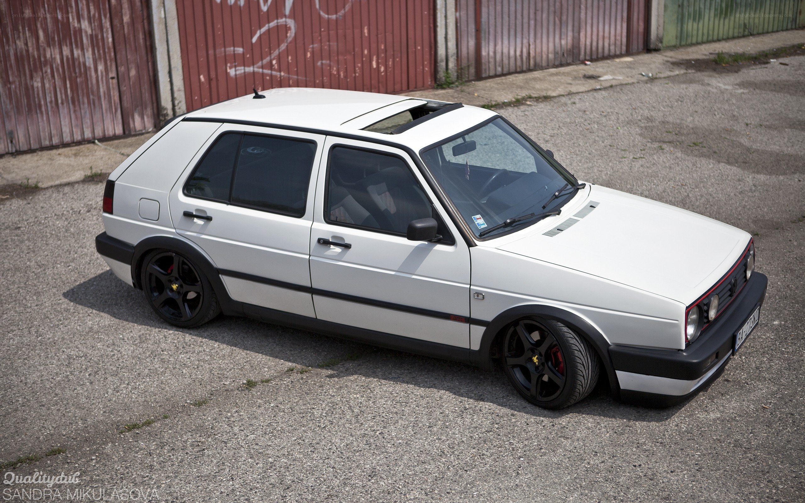white volkswagen golf mk2