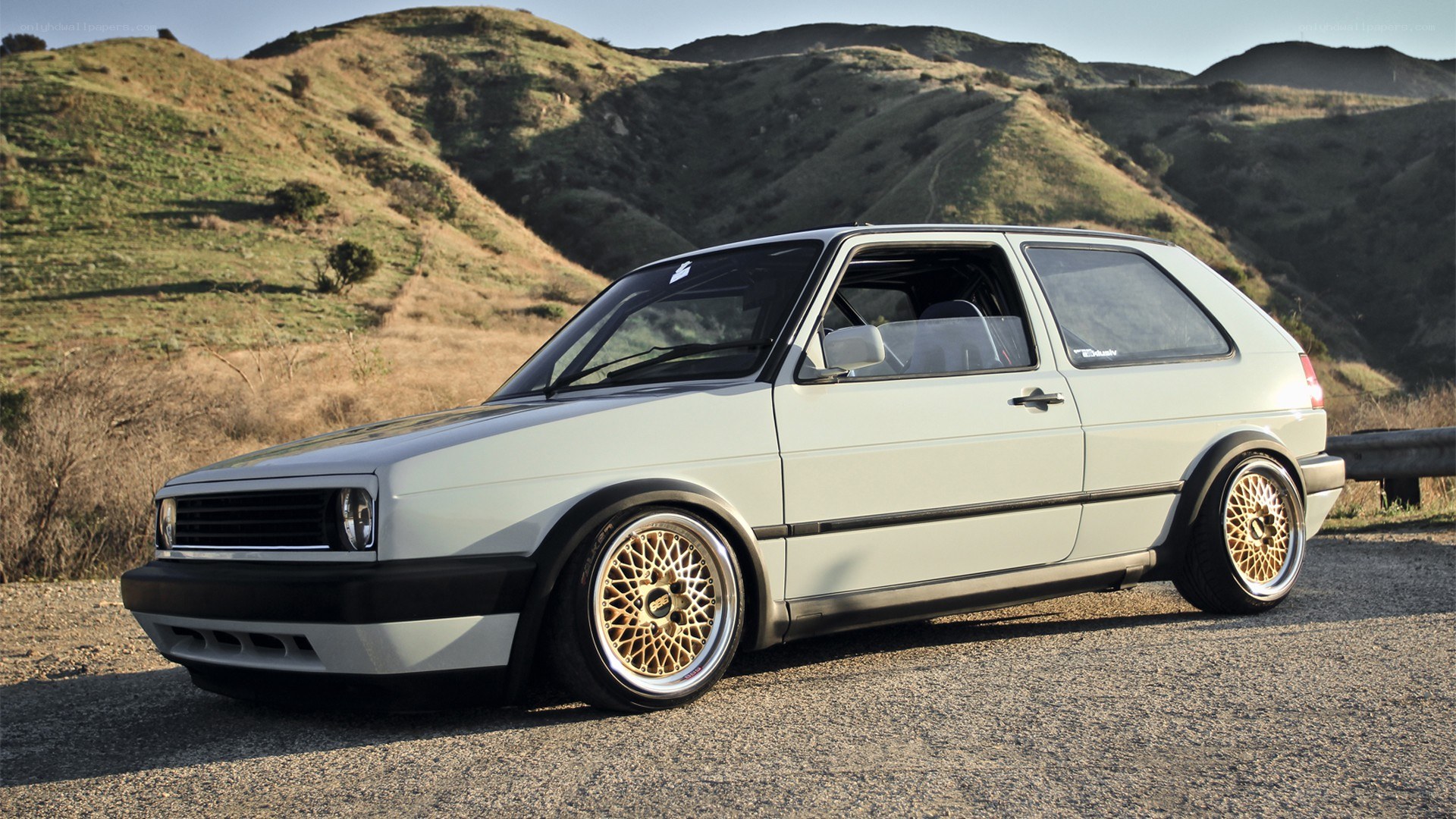 white volkswagen golf mk2