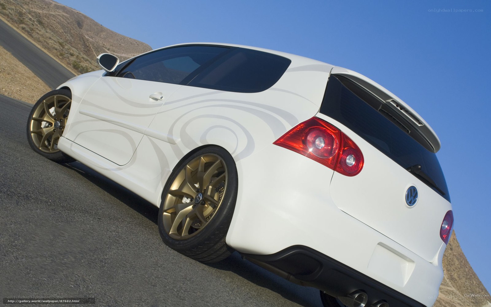 white volkswagen golf r32