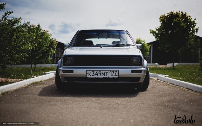 White Volkswagen Golf — Silver