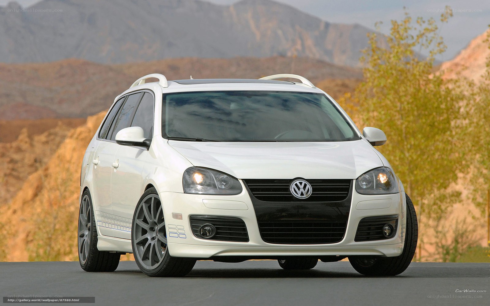 white volkswagen jetta wagon