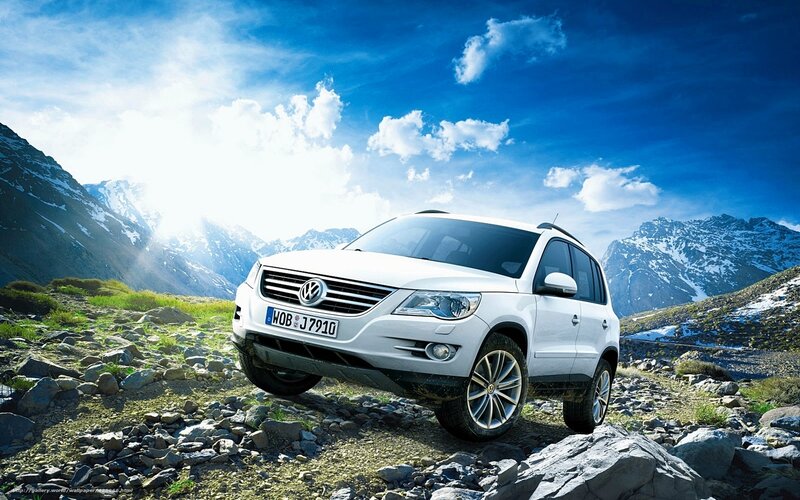White Volkswagen Suv — Blue