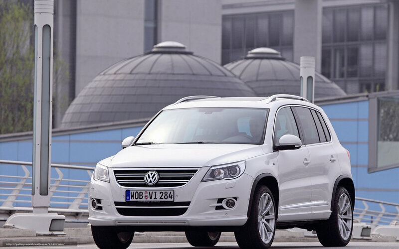 White Volkswagen Tiguan — Neutral