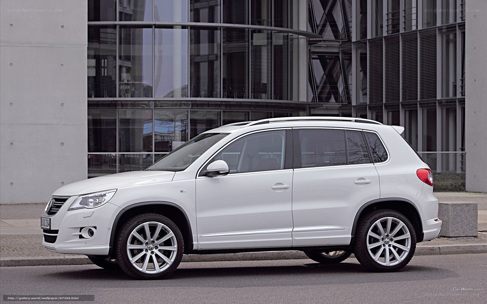White Volkswagen Tiguan parked
