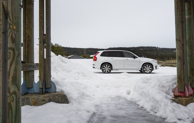 White Volvo Suv — Cold