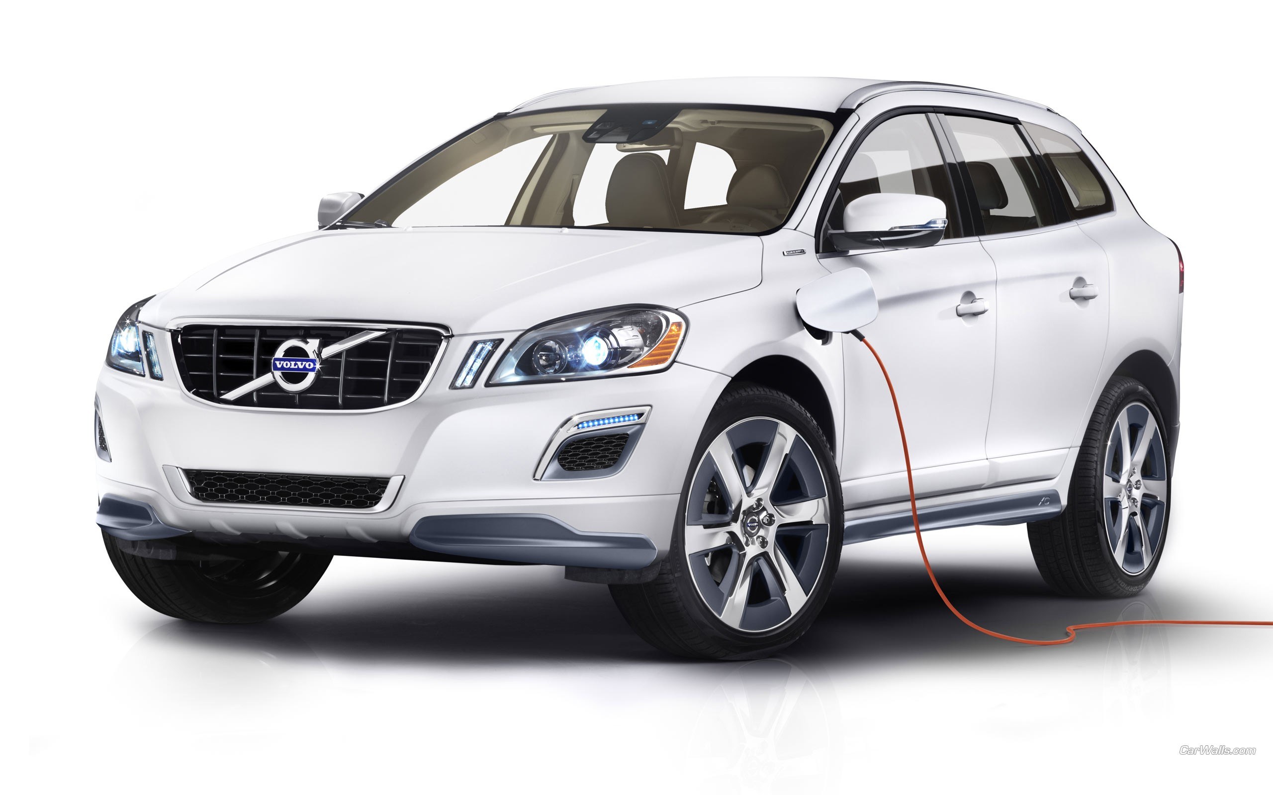 white volvo xc60 charging