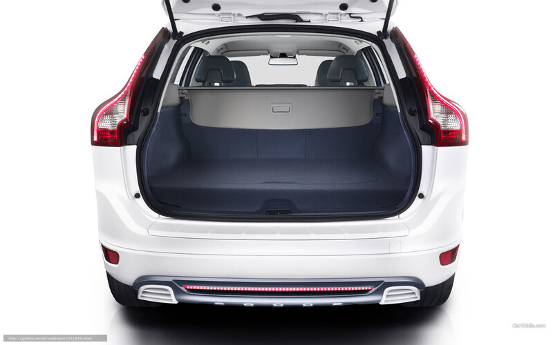 white volvo xc60 trunk