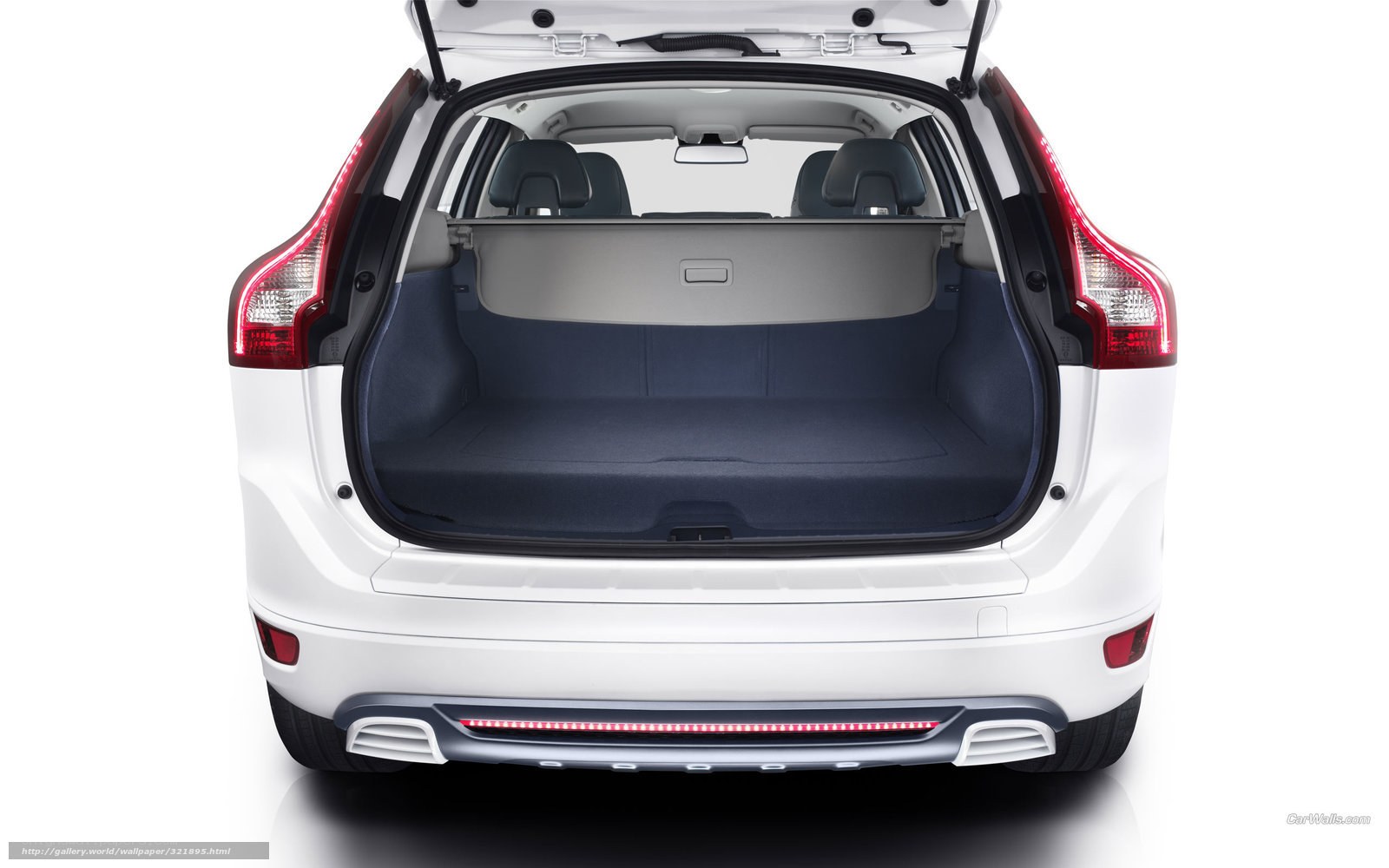 white volvo xc60 trunk