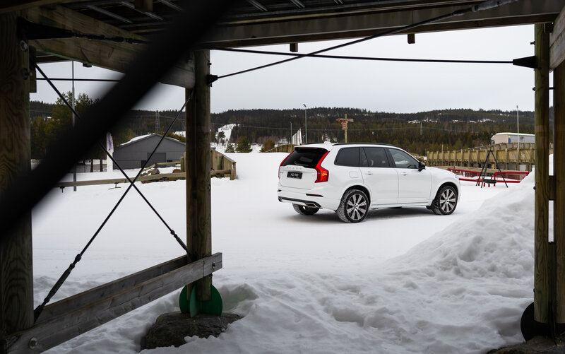 White Volvo Xc90