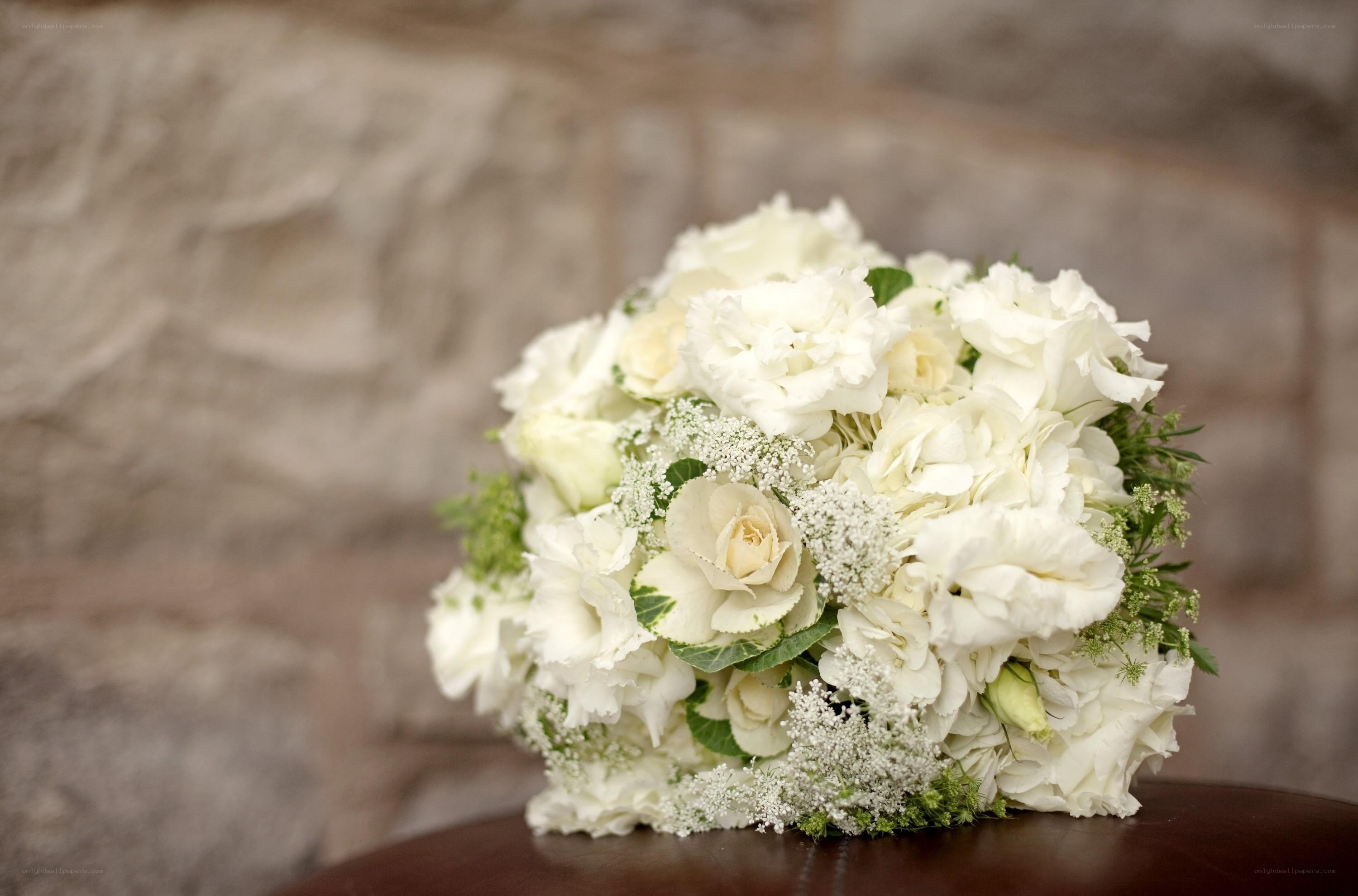 white wedding bouquet