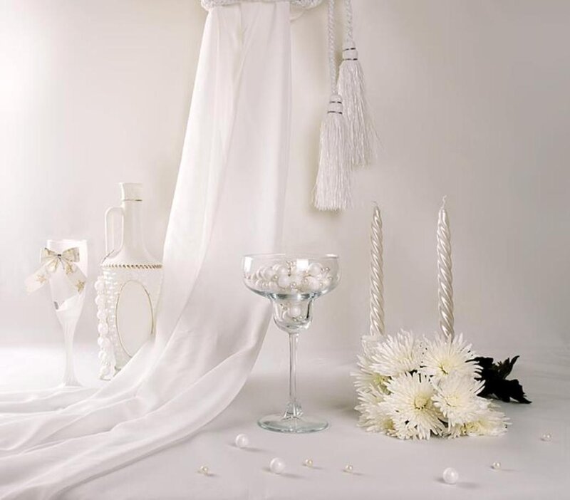 White Wedding Centerpiece — Serene