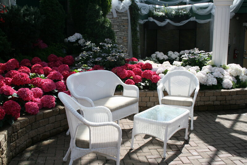 White Wicker Patio Furniture
