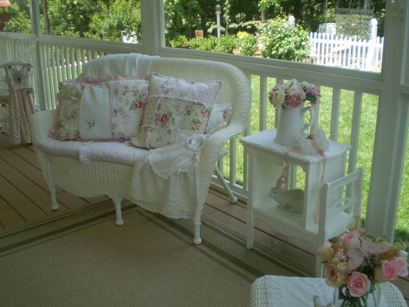 White Wicker Porch Furniture