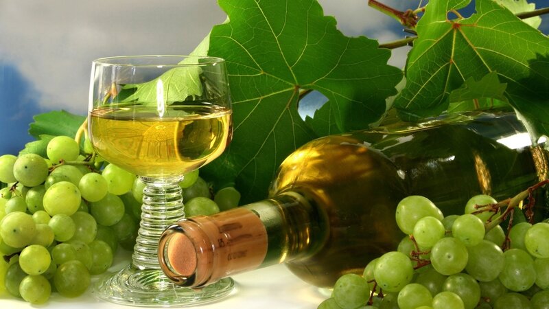 White Wine and Grapes — Green, Calm, Photograph