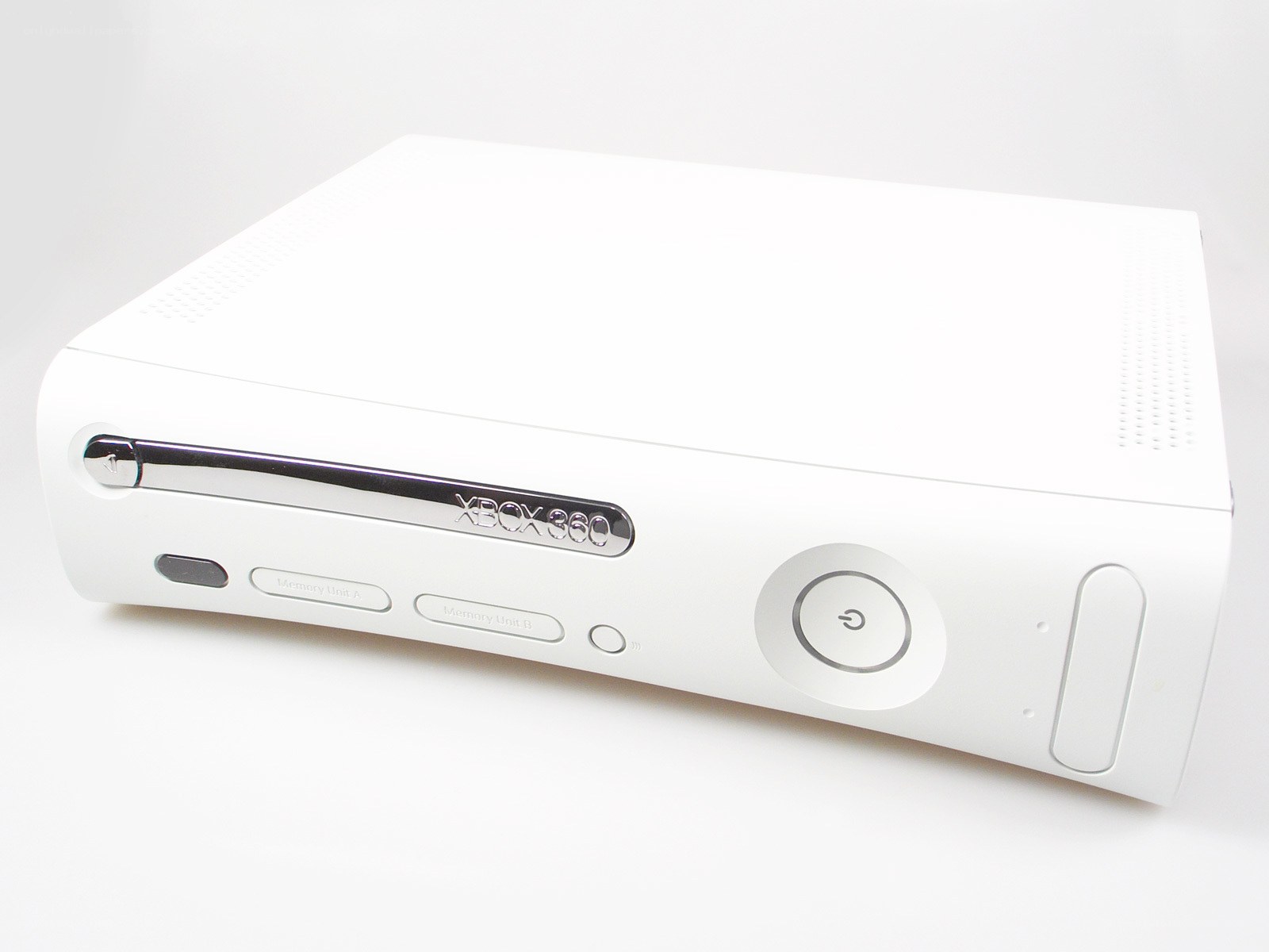 white xbox 360 console